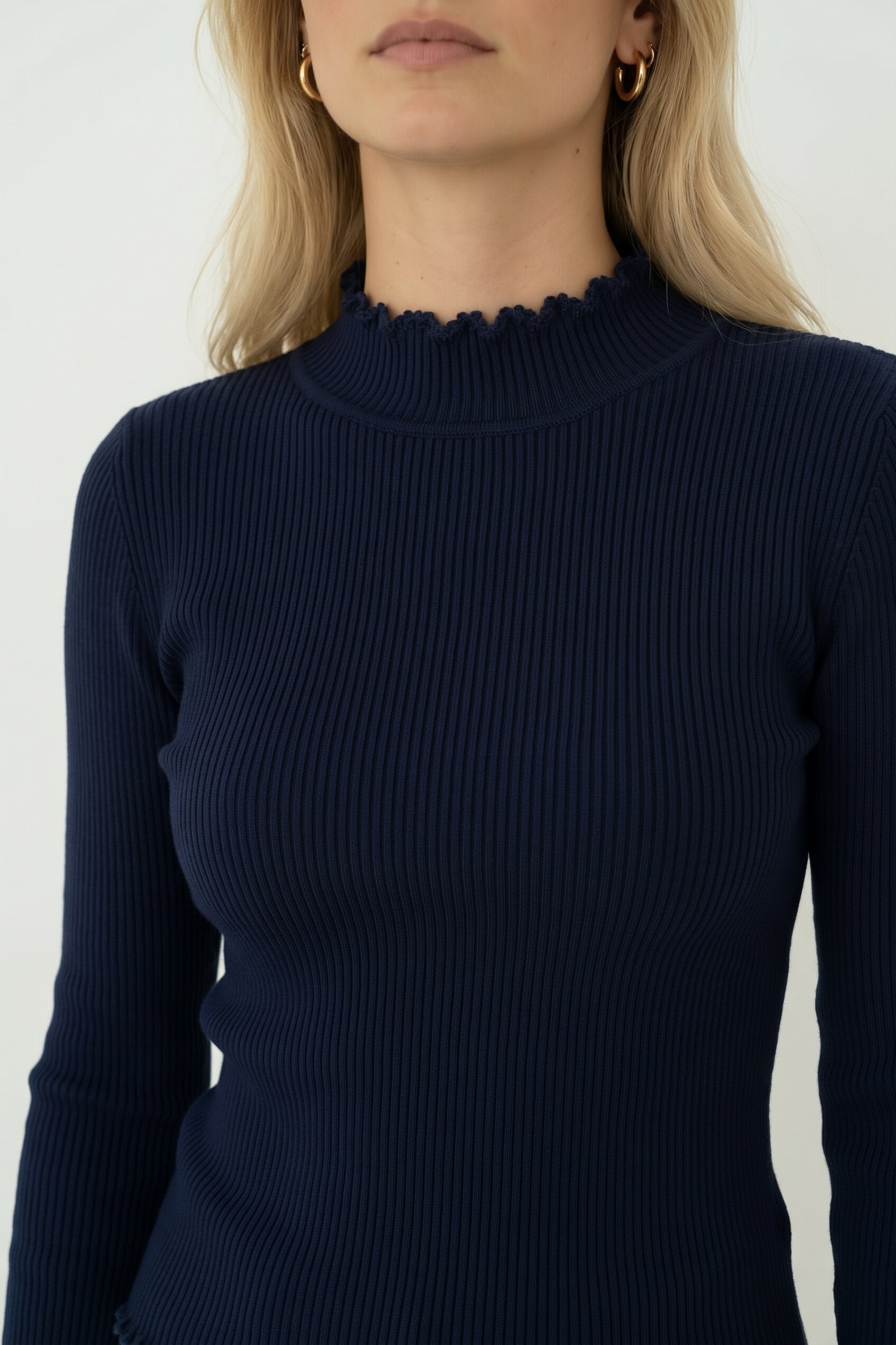 Ava Navy Turtleneck - Näz-Sustainable Fashion Made in Portugal
