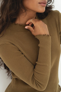 Ava Olive Turtleneck - Näz - Sustainable Fashion Made in Portugal