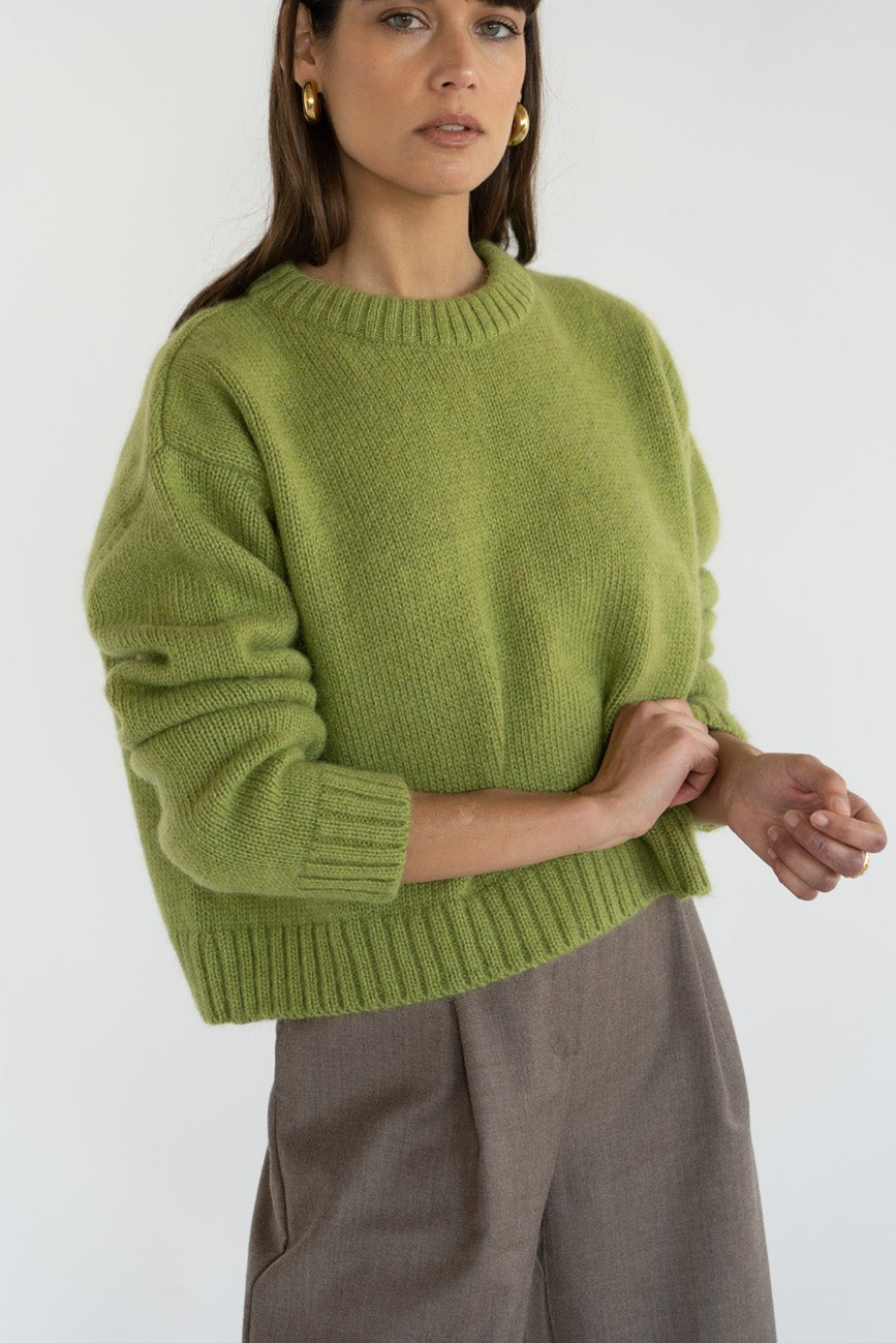 Claudia Alpaca Pistachio Crewneck - Näz - Sustainable Fashion Made in Portugal