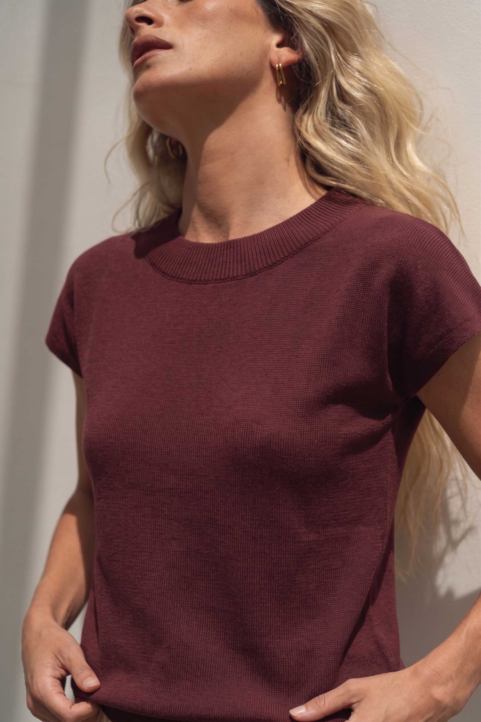 Lucia Brown Linen Knit T-shirt - Näz - Sustainable Fashion Made in Portugal