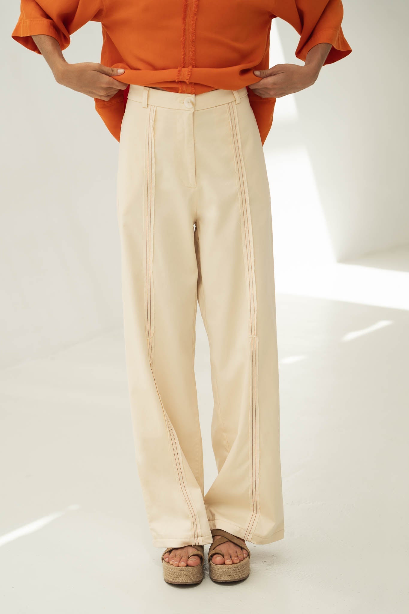 Mara Beige Frilled Trousers - Näz - Sustainable Fashion Made in Portugal