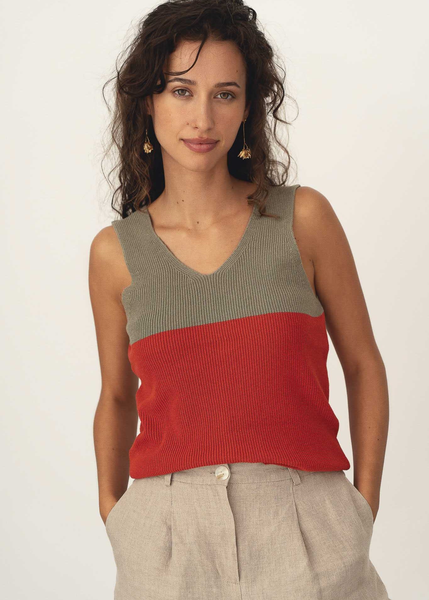 Women's sleeveless summer top in pink and green. Made from recycled fibers in Portugal. 