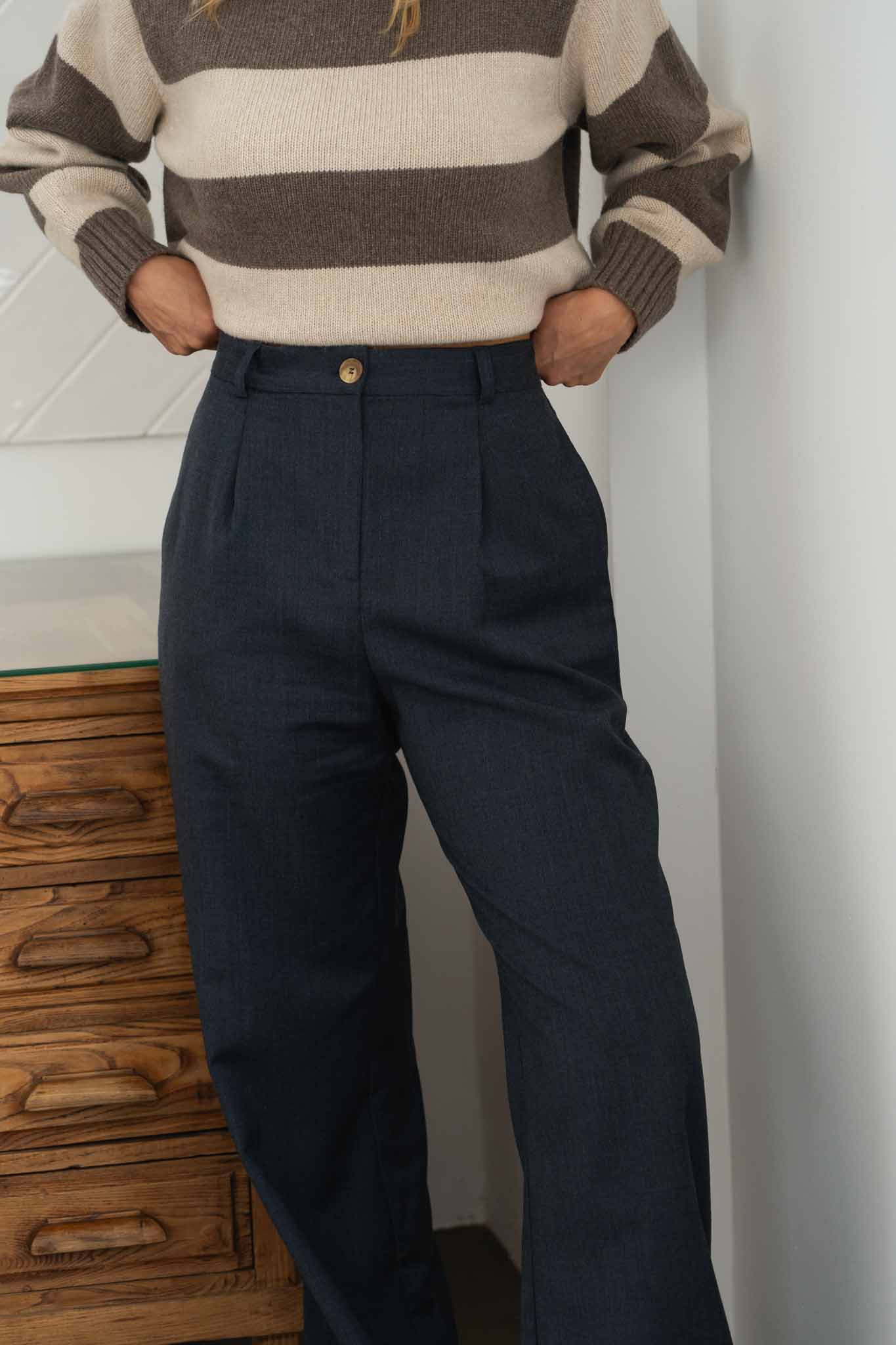 Women tailored trousers in wool